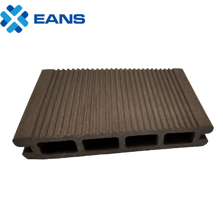 China Wood Plastic Composite WPC Hollow Decking Manufacturing Process